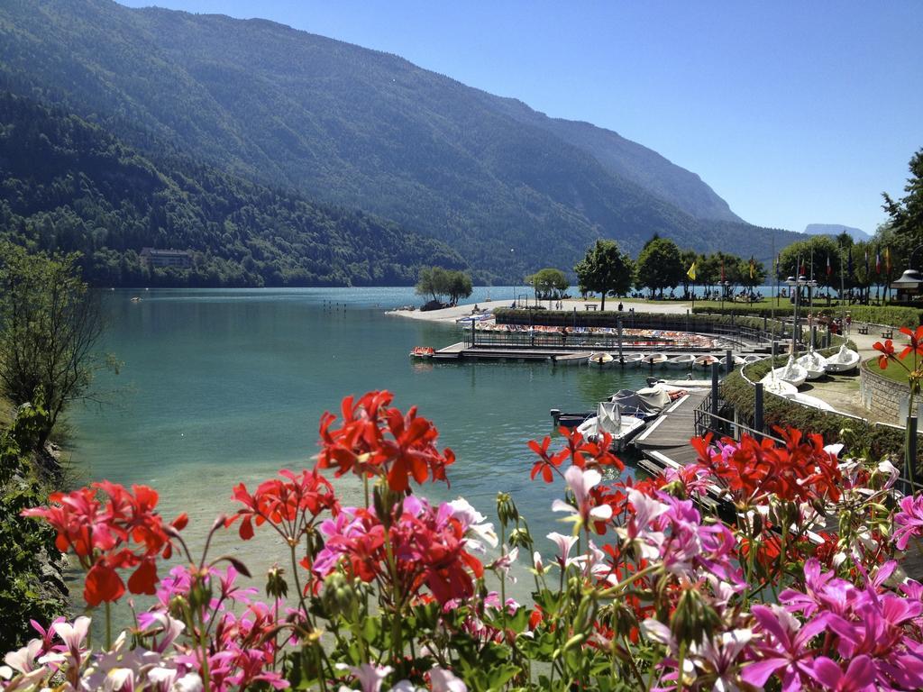 Alledolomiti Boutique Lake Hotel - Adults Friendly Мольвено Экстерьер фото