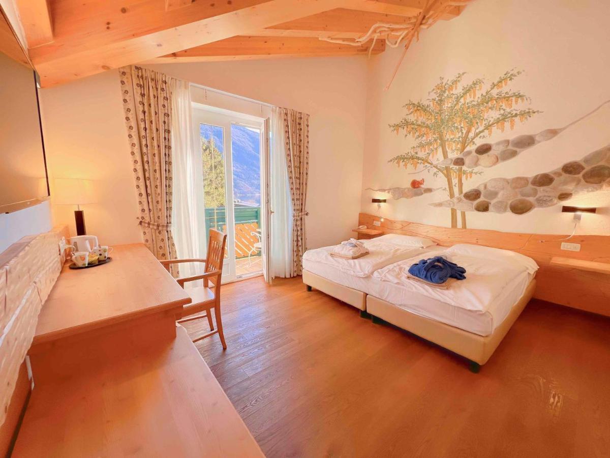 Alledolomiti Boutique Lake Hotel - Adults Friendly Мольвено Экстерьер фото
