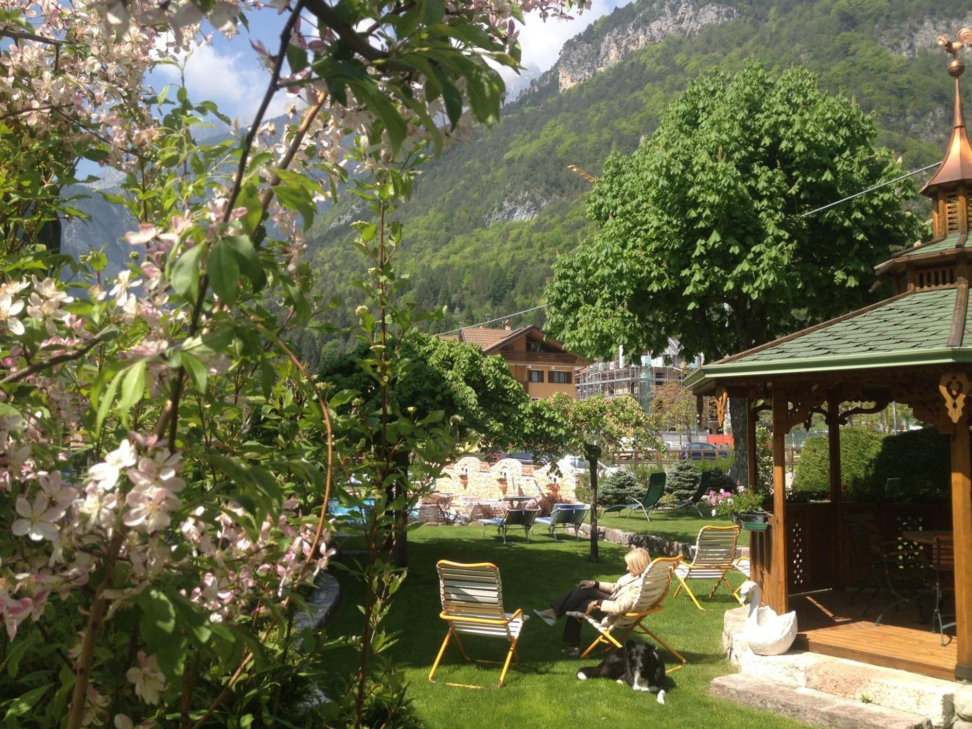 Alledolomiti Boutique Lake Hotel - Adults Friendly Мольвено Экстерьер фото